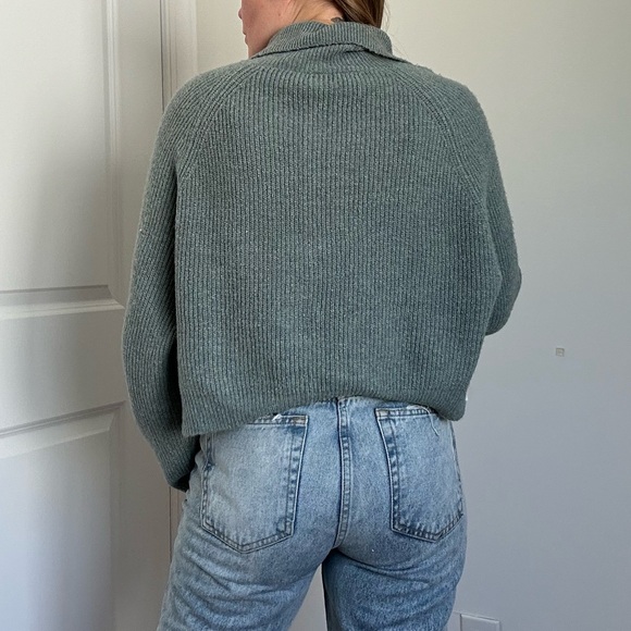 Half Snap Closure Long Sleeve Cropped Sweater with Side Slits - Picture 6 of 9